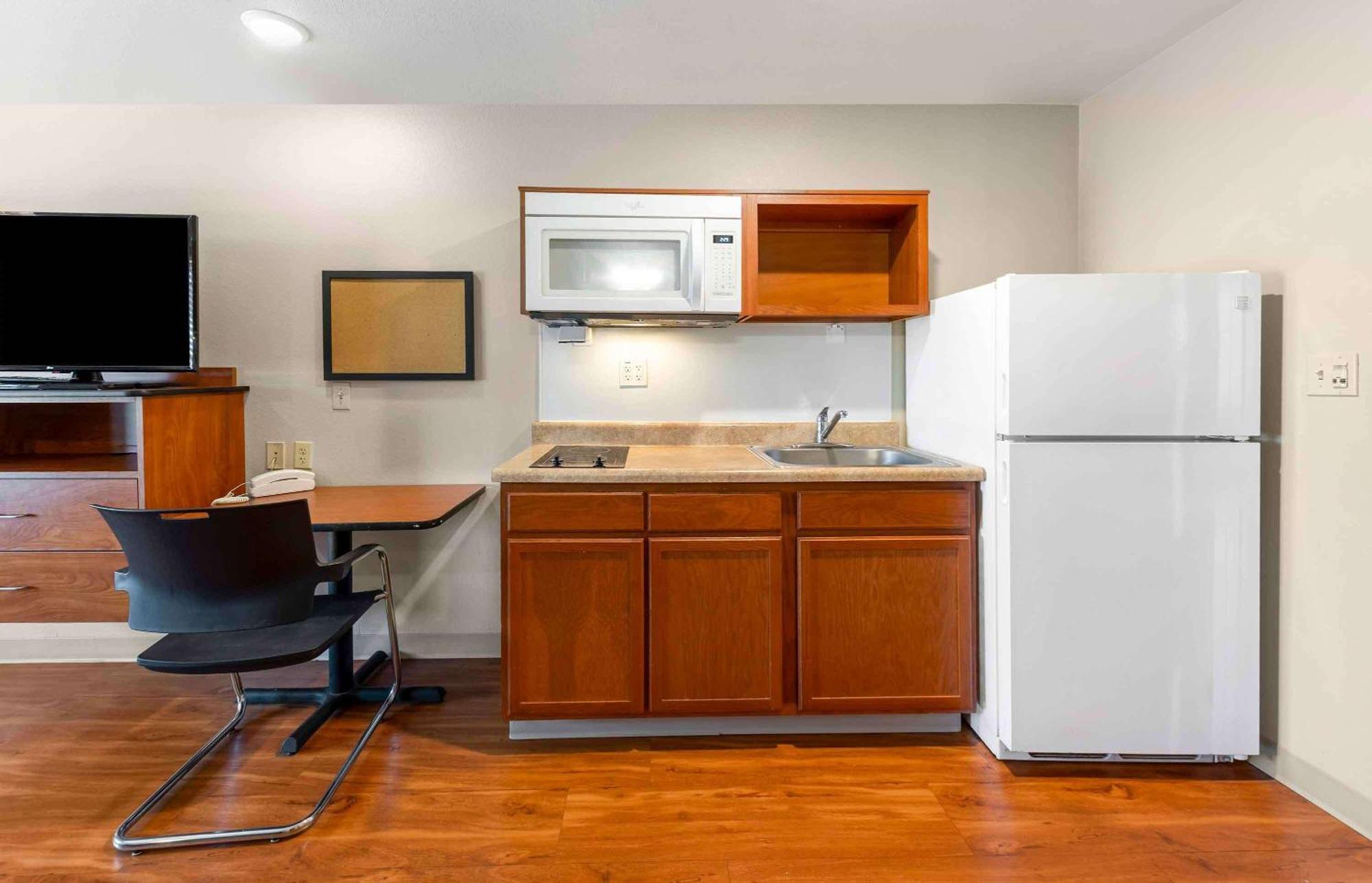 Extended Stay America Select Suites - Oklahoma City - West ภายนอก รูปภาพ